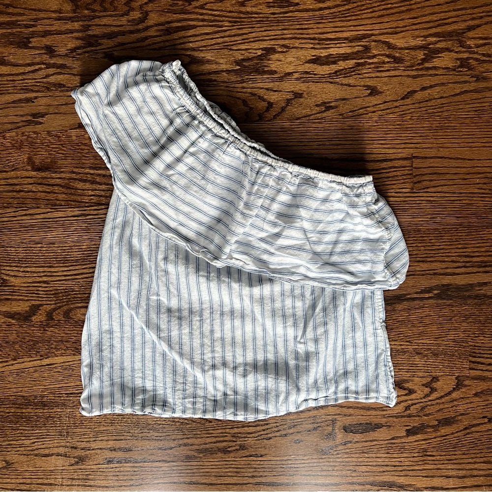 ✨SOLD✨ H&M Striped Off the Shoulder Top